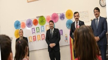 Lider Çırpanoğlu Öğrencilerin Karne Heyecanına Ortak Oldu