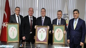 Lider Dutlulu Pazarcılar Odası’na Muştularla Gitti