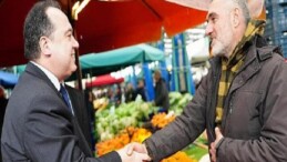 Lider Dutlulu Perşembe Pazarı’nda Esnafla Bir Ortaya Geldi
