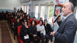 Lider Sandıkçı: “Gençlerimizin her daim yanındayız”