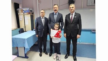 Lider Sezer, Öğrencilerin Karne Heyecanına Ortak Oldu