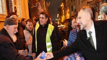 Lider Vekili Akın’dan kandil simidi ikramı