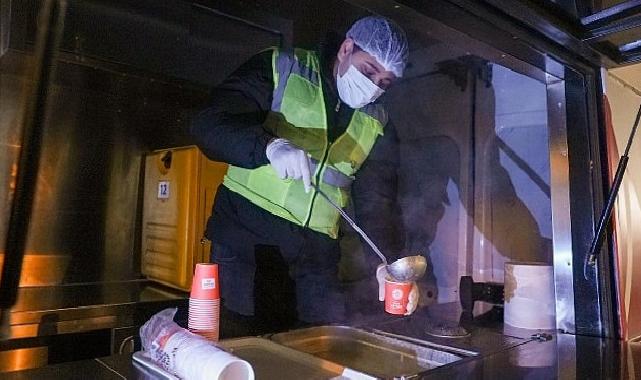 Maltepe Belediyesi’nden vatandaşlara sıcak çorba ikramı