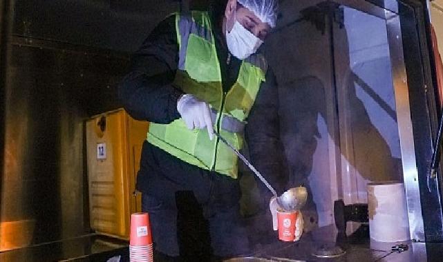 Maltepe Belediyesi’nden vatandaşlara sıcak çorba ikramı