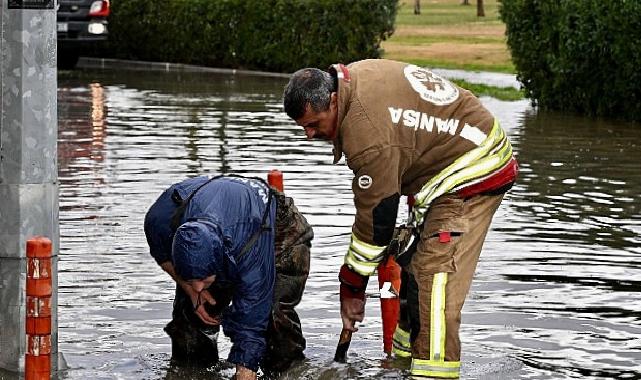 Manisa’da Sağanak Mesaisi: Büyükşehir ve MASKİ Alanda