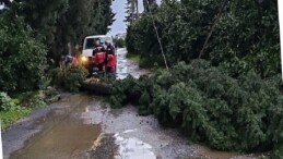 Menderes Belediyesi Ağır Yağışlarda Alanda