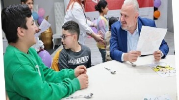 Menemen’de özel çocukların karne sevinci yürekleri ısıttı