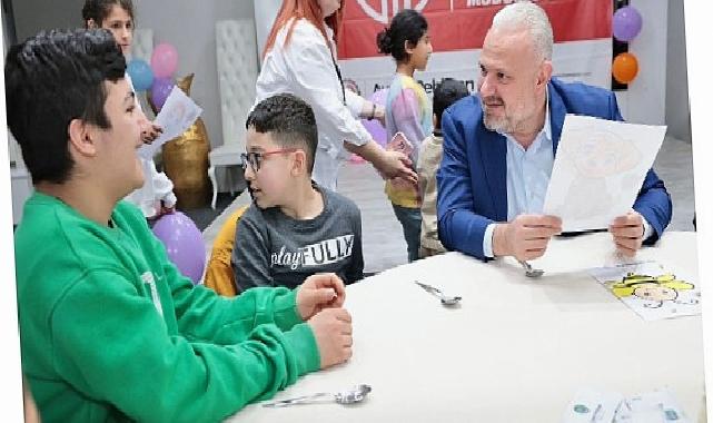 Menemen’de özel çocukların karne sevinci yürekleri ısıttı