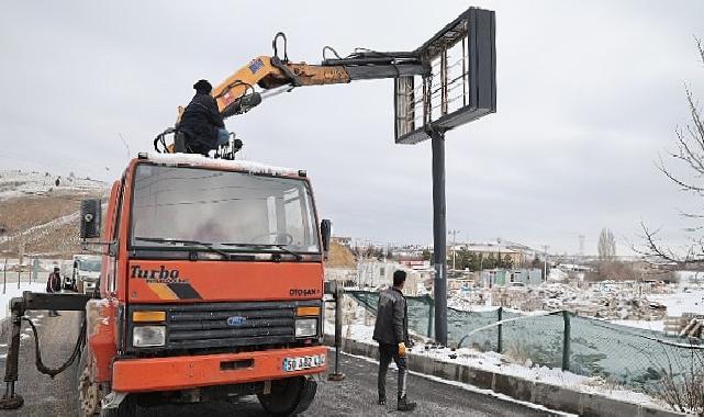 Nevşehir’de Sahipsiz Totem ve Levhalar Kaldırılıyor