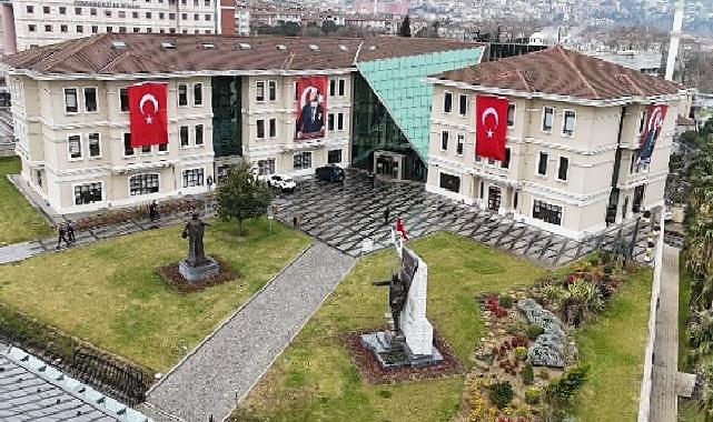 Osmangazi Belediyesi Binalarını Türk Bayraklarıyla Donattı