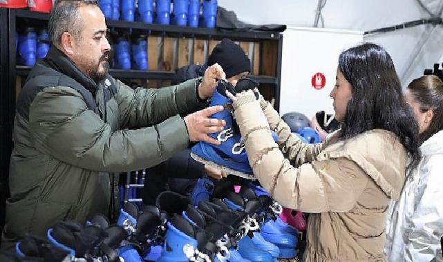 Sömestir Cümbüşünün Adresi Ahmet Çalık Buz Pateni Pisti Oldu