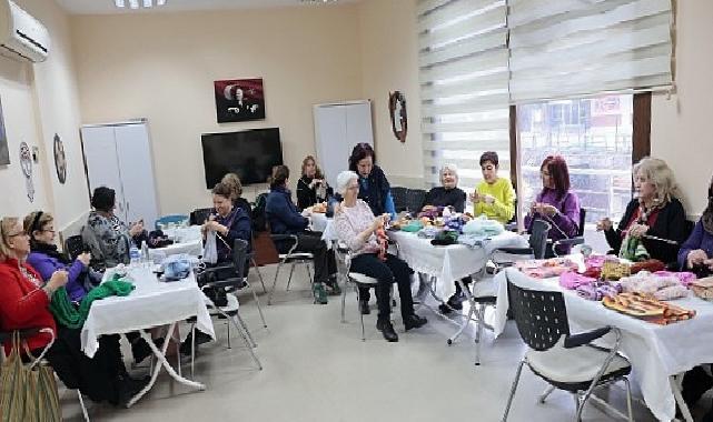 Uygunluk örüyor, çocukların yüreklerini ısıtıyorlar