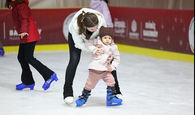 Yarıyıl Tatilinin Gözdesi: Bakırköy Belediyesi Buz Pisti