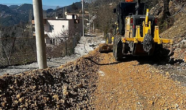 Alanya’da Büyükşehir’in yol mesaisi sürüyor