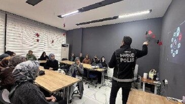 Anne Kent’te ‘En Âlâ Narkotik Polisi Anne’ eğitimi