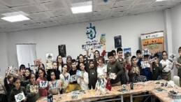 Atık gereçleri sanata dönüştürdüler