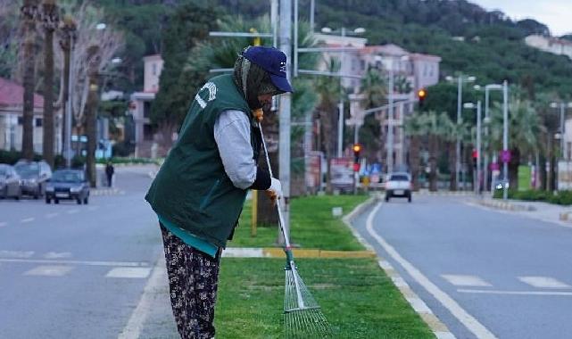 Ayvalık Belediyesi Bahar Hazırlıklarını Sürdürüyor