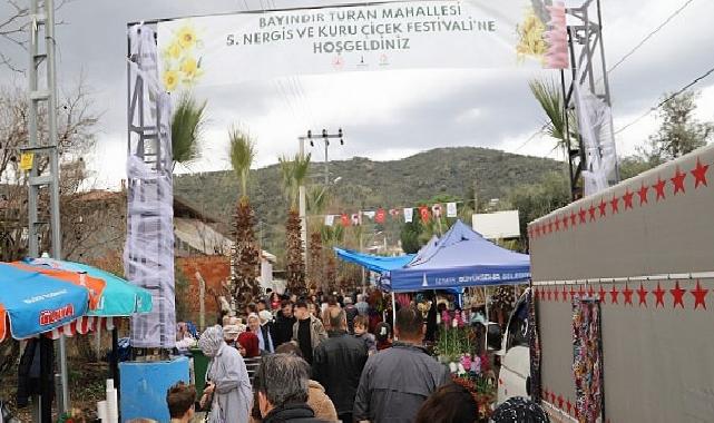 Bayındır’da Nergis ve Kuru Çiçek Sevgisi Mahzur Tanımadı: Vatandaşlar Üreticiyi Yalnız Bırakmadı