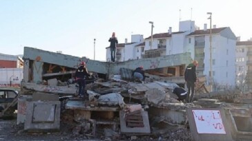Bayraklı Belediyesi Arama Kurtarma Grupları AFAD Eğitimini Tamamladı