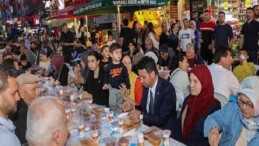 Bayraklı Belediyesi Ramazan Sofralarını Mahallelere Taşıyor