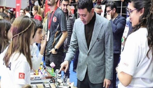 Bayraklı, Fibonacci Memleketler arası Robot Olimpiyatları’na Mesken Sahipliği Yaptı