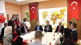 Bayrampaşa’da ikinci periyot bayrak sevgisiyle başladı