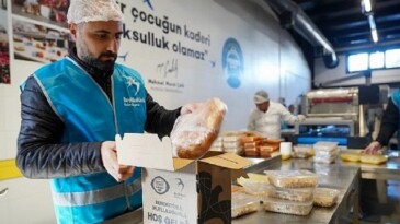 Beylikdüzü’nde Ramazan’ın Rahmeti Sofralara Taşınıyor