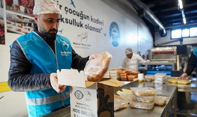 Beylikdüzü’nde Ramazan’ın Rahmeti Sofralara Taşınıyor