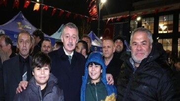 Birinci teravih namazında dolup taştı