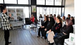 Bornova’da bayanlar hem üretiyor hem bilinçleniyor