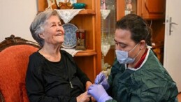 Bornova’da yaşlı ve engelliler konutlarında yalnız değil