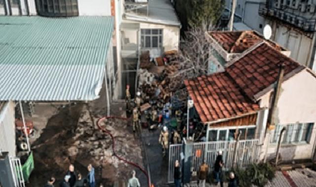 Bornova’daki fabrika yangını söndürüldü