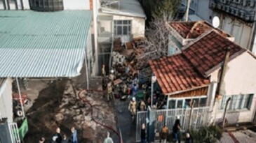 Bornova’daki fabrika yangını söndürüldü