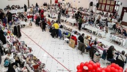 Buca Belediyesi İkramlık Eşya Pazarı’na ağır ilgi