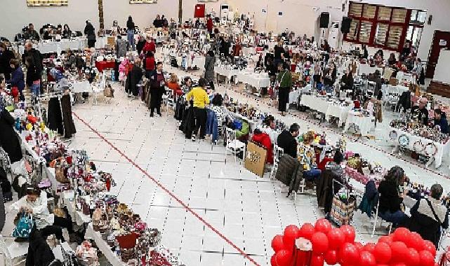 Buca Belediyesi İkramlık Eşya Pazarı’na ağır ilgi