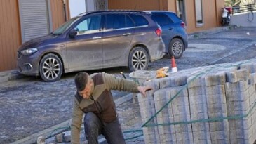 Burhaniye Belediyesi Fen İşleri Müdürlüğü Çalışmalarını Aralıksız Sürdürüyor