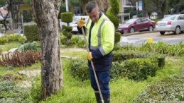 Burhaniye’de Park ve Yeşil Alanlar Yenileniyor