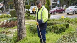 Burhaniye’de Park ve Yeşil Alanlar Yenileniyor
