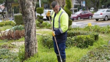Burhaniye’de Park ve Yeşil Alanlar Yenileniyor