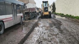 Büyükşehir, çok yağış sonrası kapanan yolları bir bir açıyor