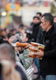 Büyükşehir iftar sofrasını bu sefer Karşıyaka’da kurdu