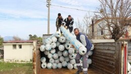 Büyükşehir’den hortum ve yağıştan ziyan gören çiftçiye sera naylonu takviyesi