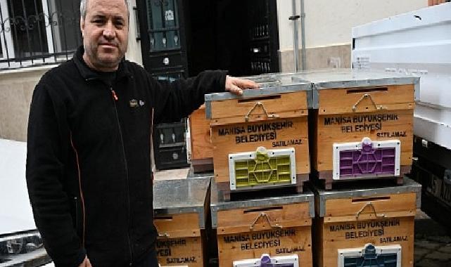 Büyükşehir’den Sel Mağduru Arıcıya Kovan Dayanağı