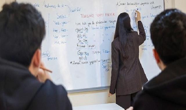 Büyükşehir’in gençlere eğitim dayanağı sürüyor