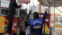 Çankaya Zabıtası kontrolde yayaları önceliyor