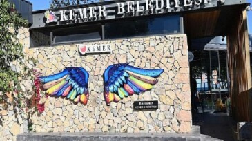 Deniz Kafe’de tabldot adabı yemek servisi başladı