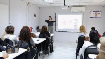 Didim Belediyesi Ergenlik ve Birinci Gençlikte Bayan Sıhhati Eğitimi düzenlendi