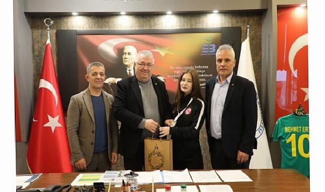 Edremit’in gururu Ecrin Cevap’tan bir Türkiye Şampiyonluğu daha