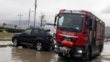 Ege kıyılarında basınç 991 mb’a düştü, deniz 85 santimetre yükseldi