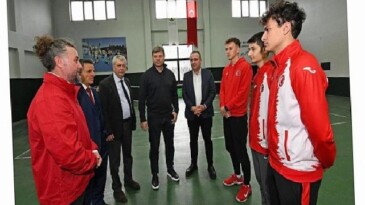 Ertuğrul Sağlam’dan Genç Atletlere İlham Veren Ziyaret